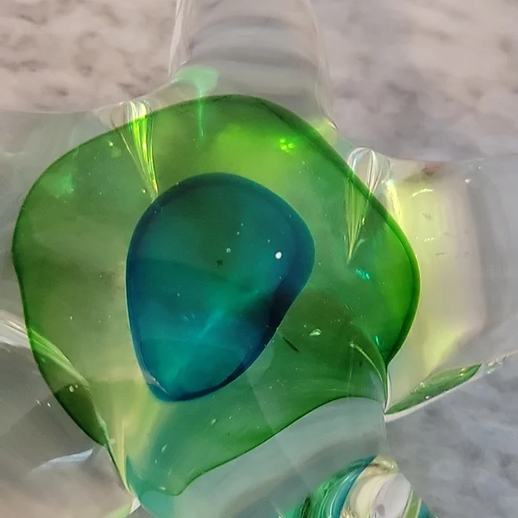 Stunning Art Glass Starfish Paperweight - Picture 5 of 11